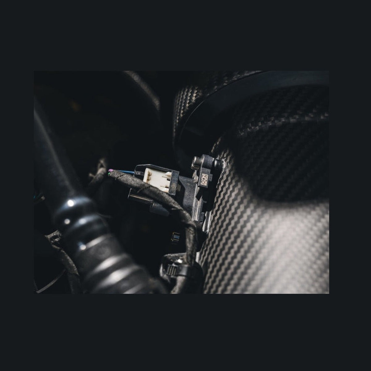 AWE Tuning AWE Tuning 24-26 Ford S650 Mustang GT/Dark Horse S-FLO Carbon Intake, installed