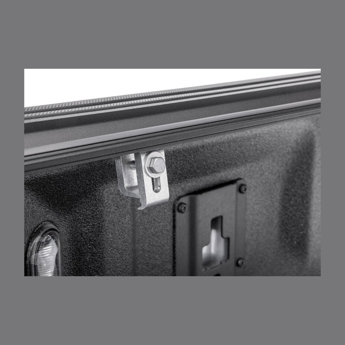 BAK BAK 04-14 Ford F-150 5ft 6in Bed BAKFlip G2
