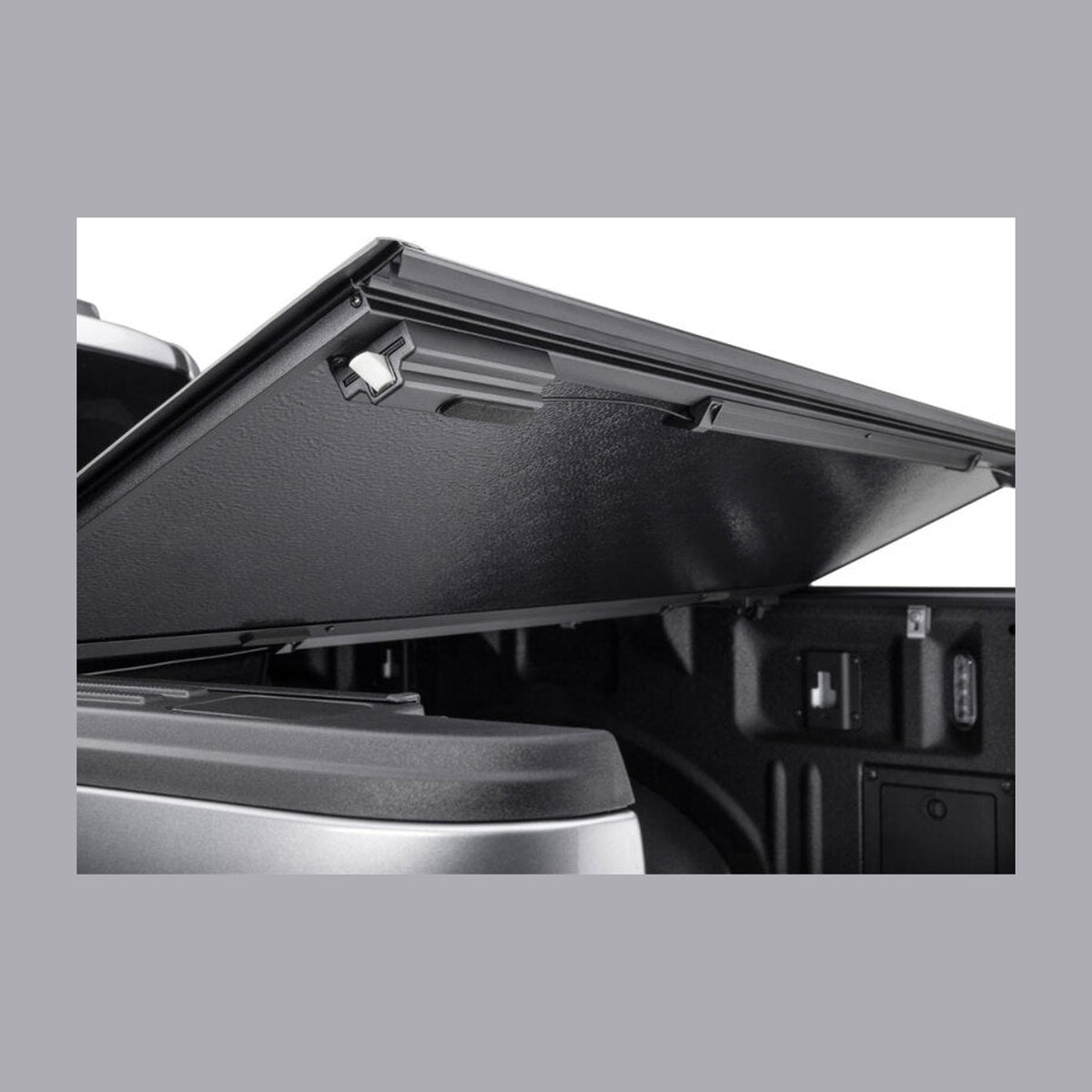 BAK BAK 21-22 Ford F-150 (Incl. 2022 Lightning) BAKFlip G2 5.7ft Bed Cover, installed