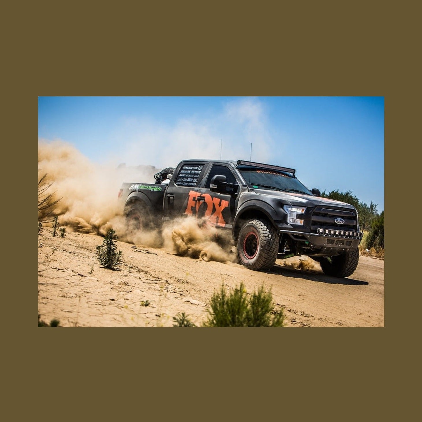 FOX Fox 17-18 Ford F-250 4WD 2.0 Performance Series IFP Smooth Body Front Shock / 0-1.5in Lift, installed