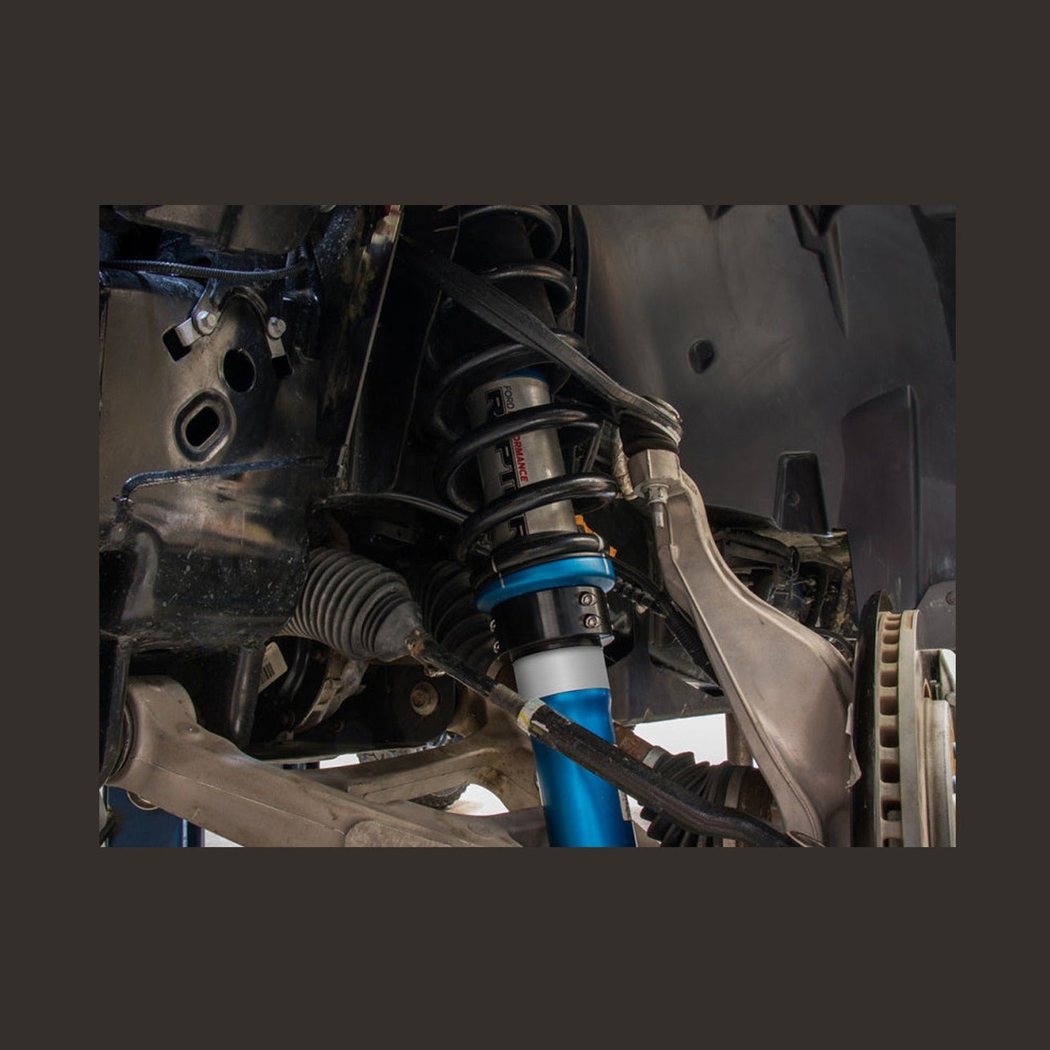 ICON ICON 17-20 Ford Raptor .5-2.25 AAC Leveling Kit, installed