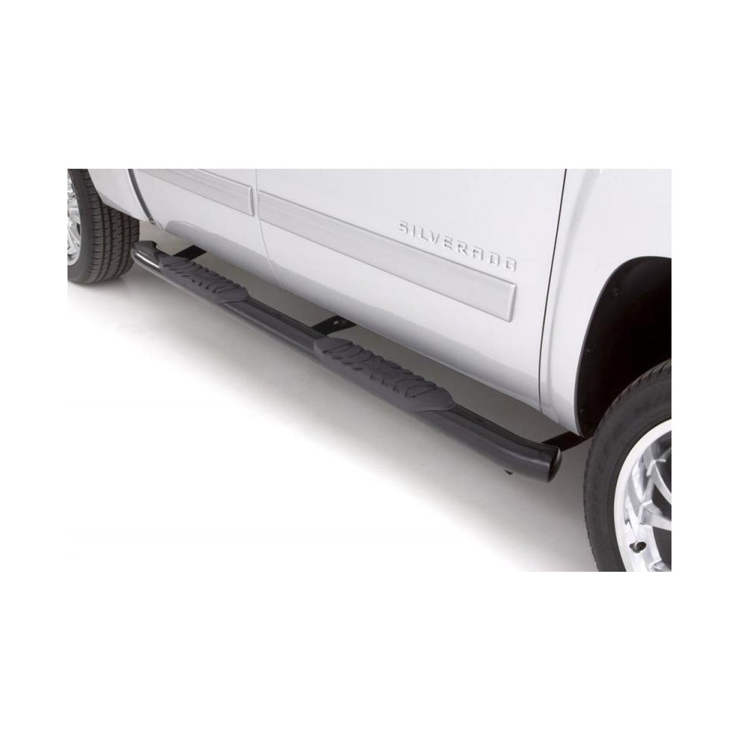 LUND Lund 15-18 Ford F-150 SuperCrew 5in. Oval Curved Steel Nerf Bars - Black, installed
