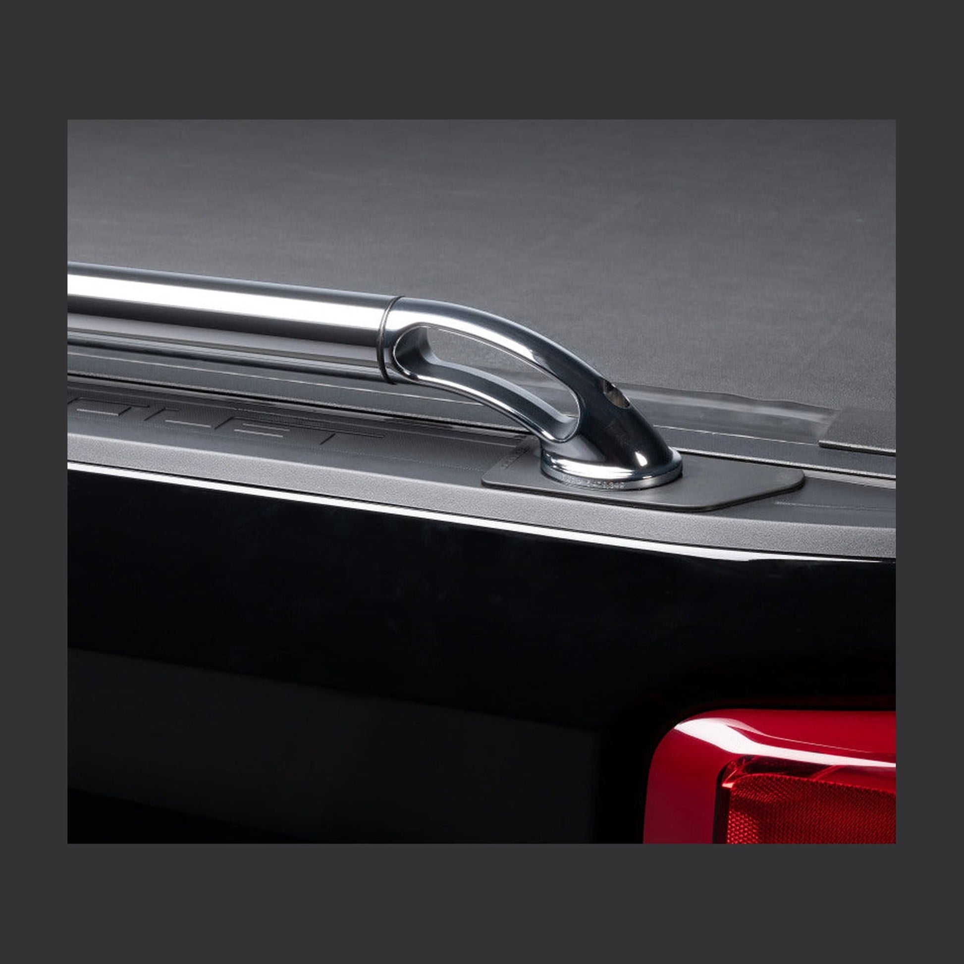 Putco Putco 15-20 Ford F-150 - 5.5ft Bed Locker Side Rails - Black Powder Coated