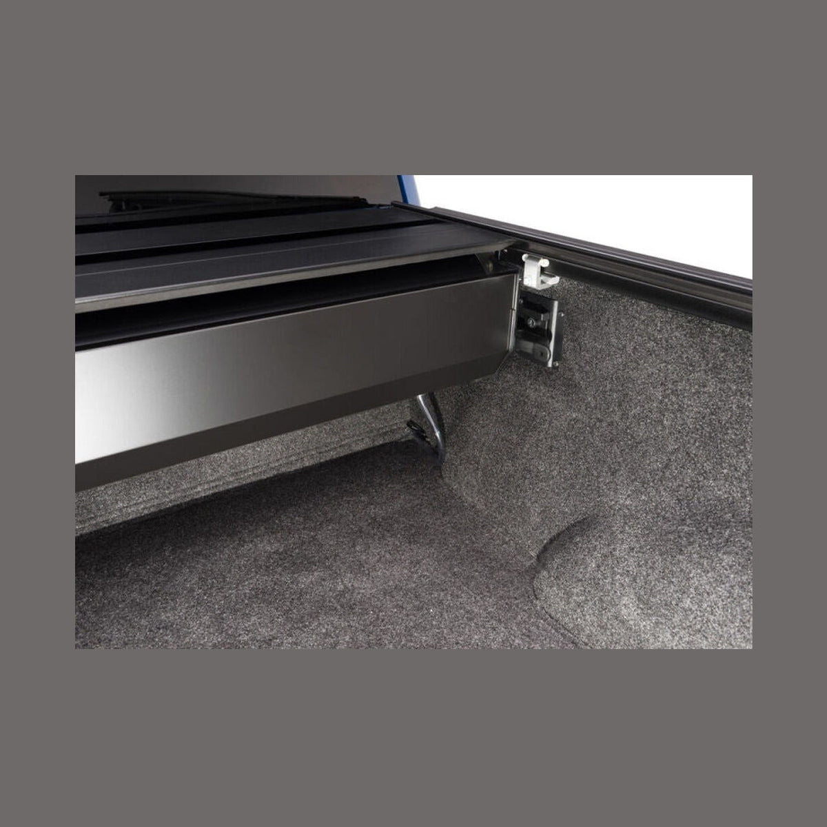 Retrax Retrax 15-up F-150 Super Crew & Super Cab (No Stake Pkt Cutout) 5.5ft Bed RetraxONE MX