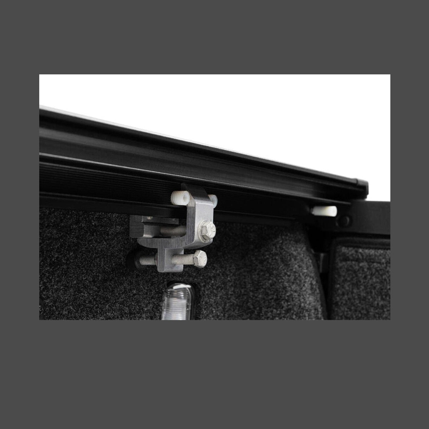 Retrax Retrax 21-22 Ford F-150 Super Crew/Super Cab (Incl. 2022 Lightning) 5.5ft Bed RetraxONE XR