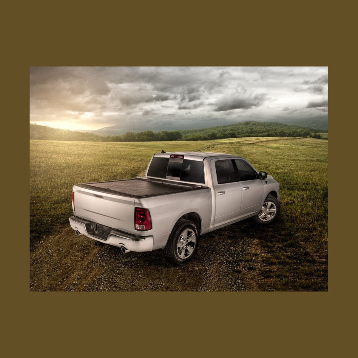 Roll-N-Lock Roll-N-Lock 15-18 Ford F-150 XSB 65-5/8in M-Series Retractable Tonneau Cover