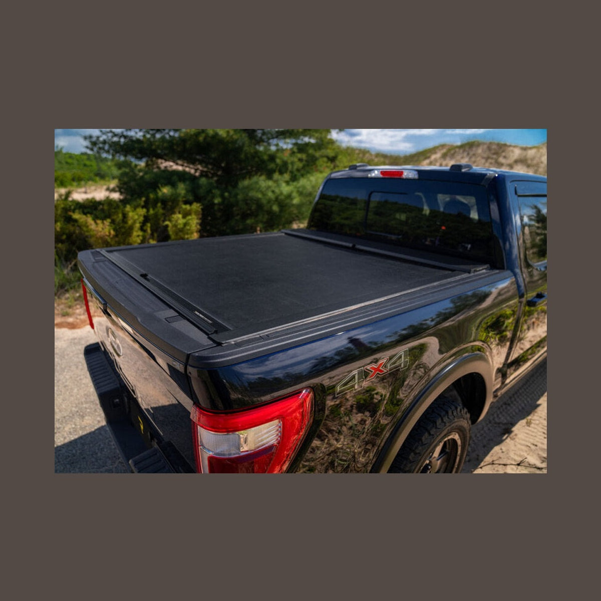 Roll-N-Lock Roll-N-Lock 15-18 Ford F-150 XSB 65-5/8in M-Series Retractable Tonneau Cover, installed