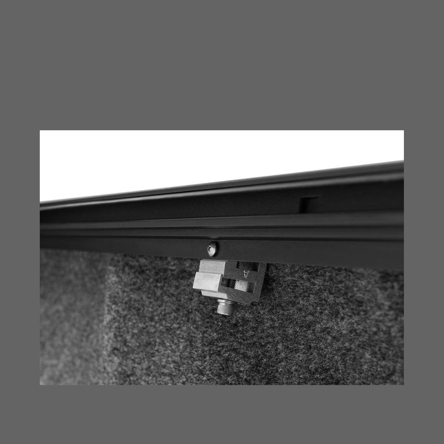 Roll-N-Lock Roll-N-Lock 2021 Ford F-150 67.1in M-Series Retractable Tonneau Cover