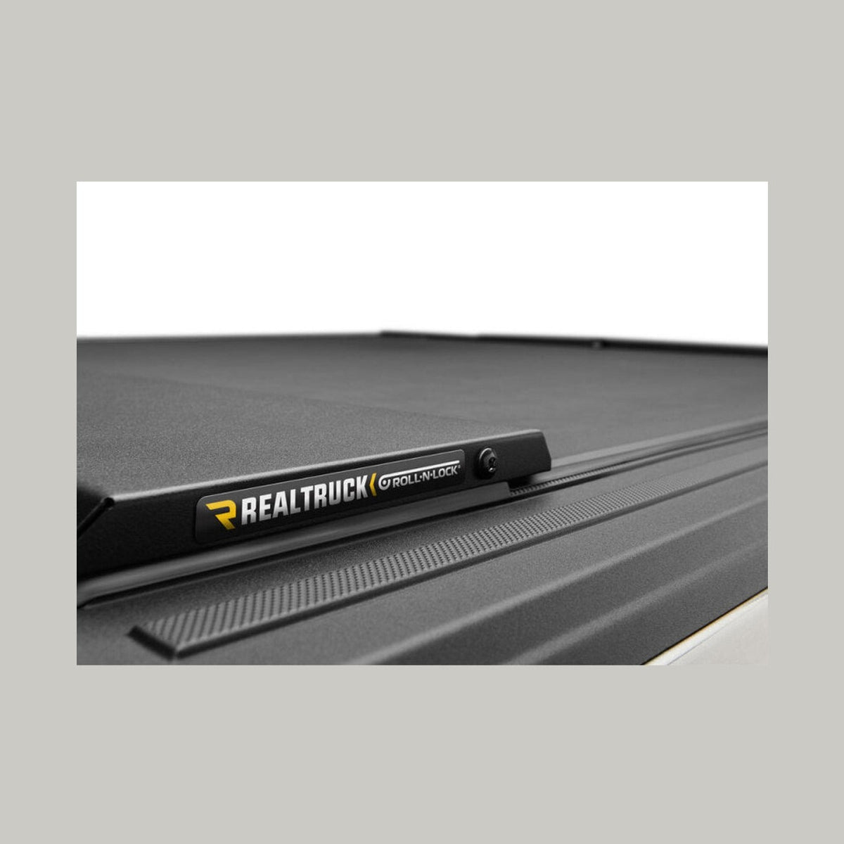 Roll-N-Lock Roll-N-Lock 2021 Ford F-150 67.1in M-Series Retractable Tonneau Cover, installed