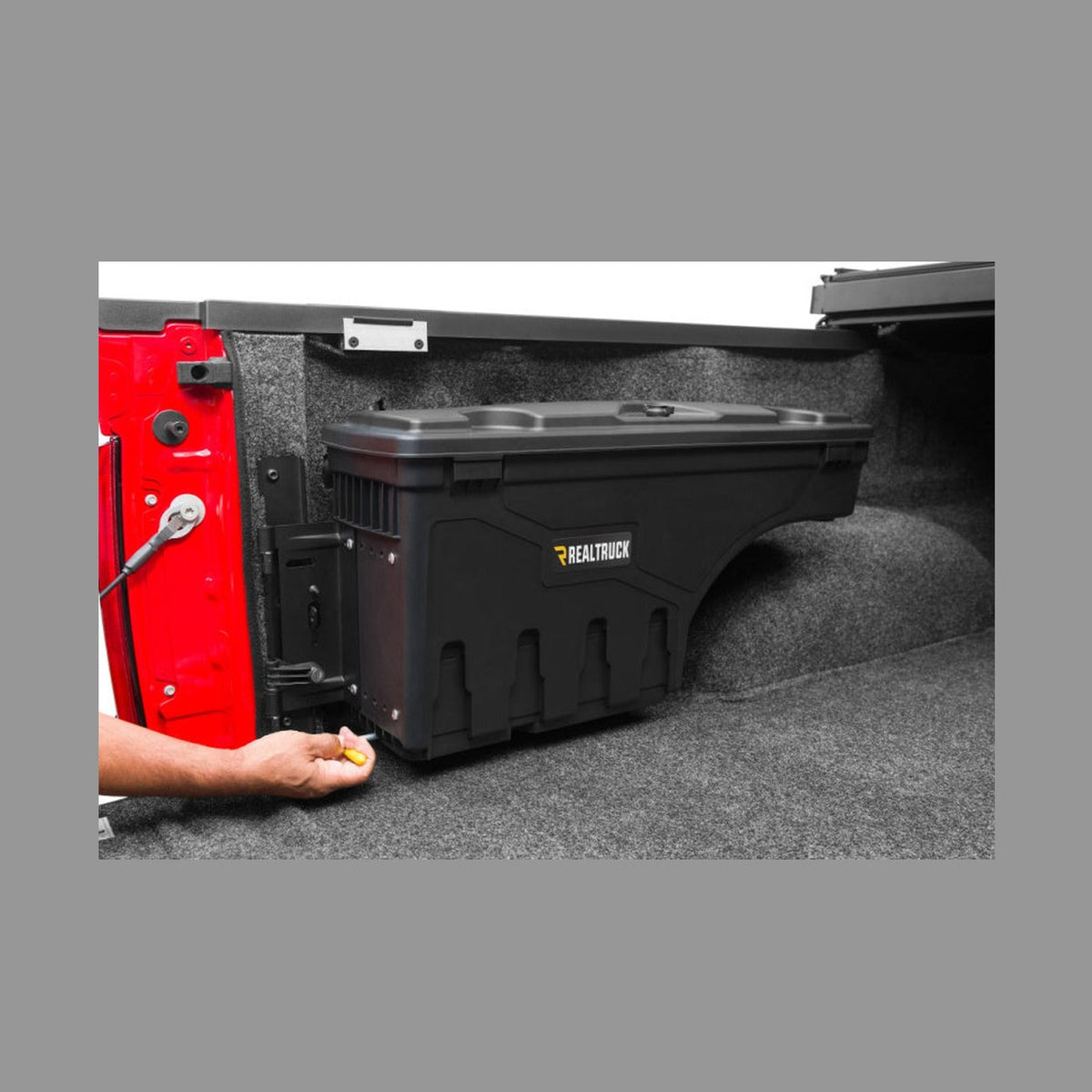 Undercover UnderCover 15-20 Ford F-150 Drivers Side SwingH1128-H1157 Case - Black Smooth, installed