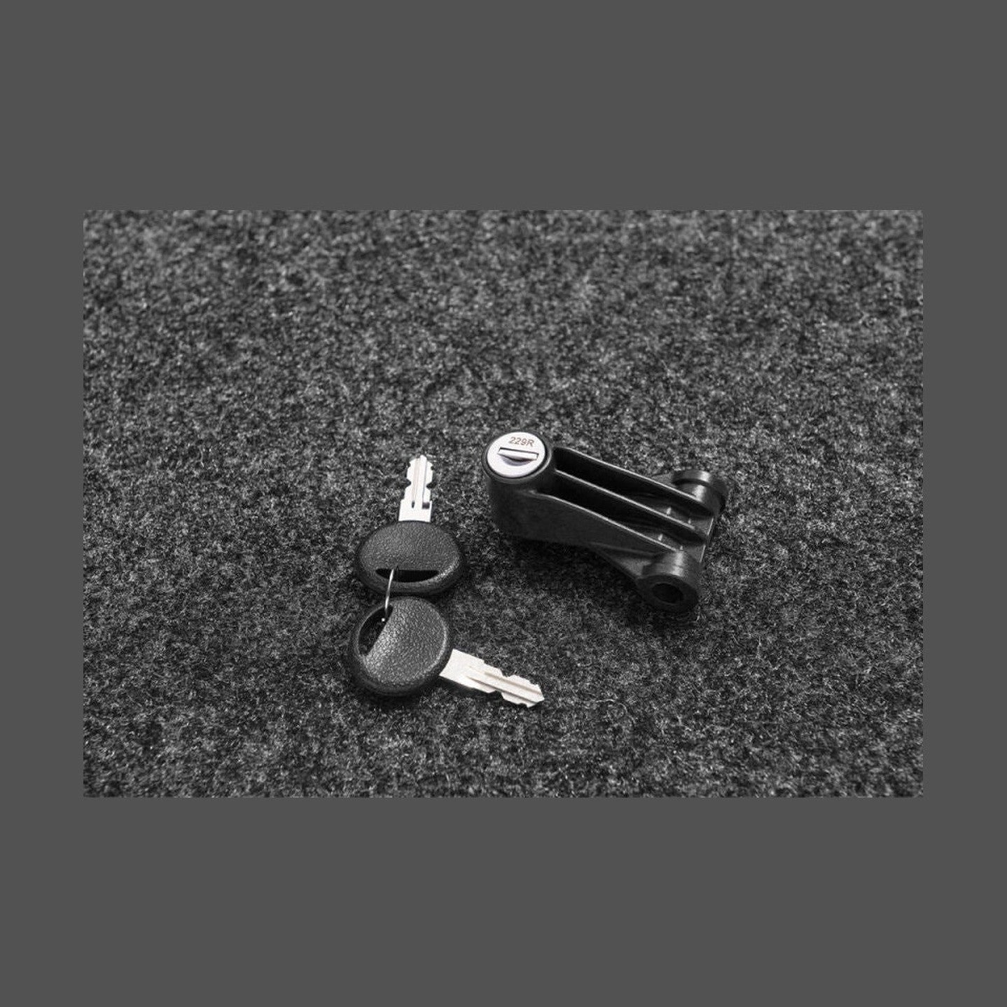 Undercover UnderCover 15-20 Ford F-150 Drivers Side SwingH1128-H1157 Case - Black Smooth, installed