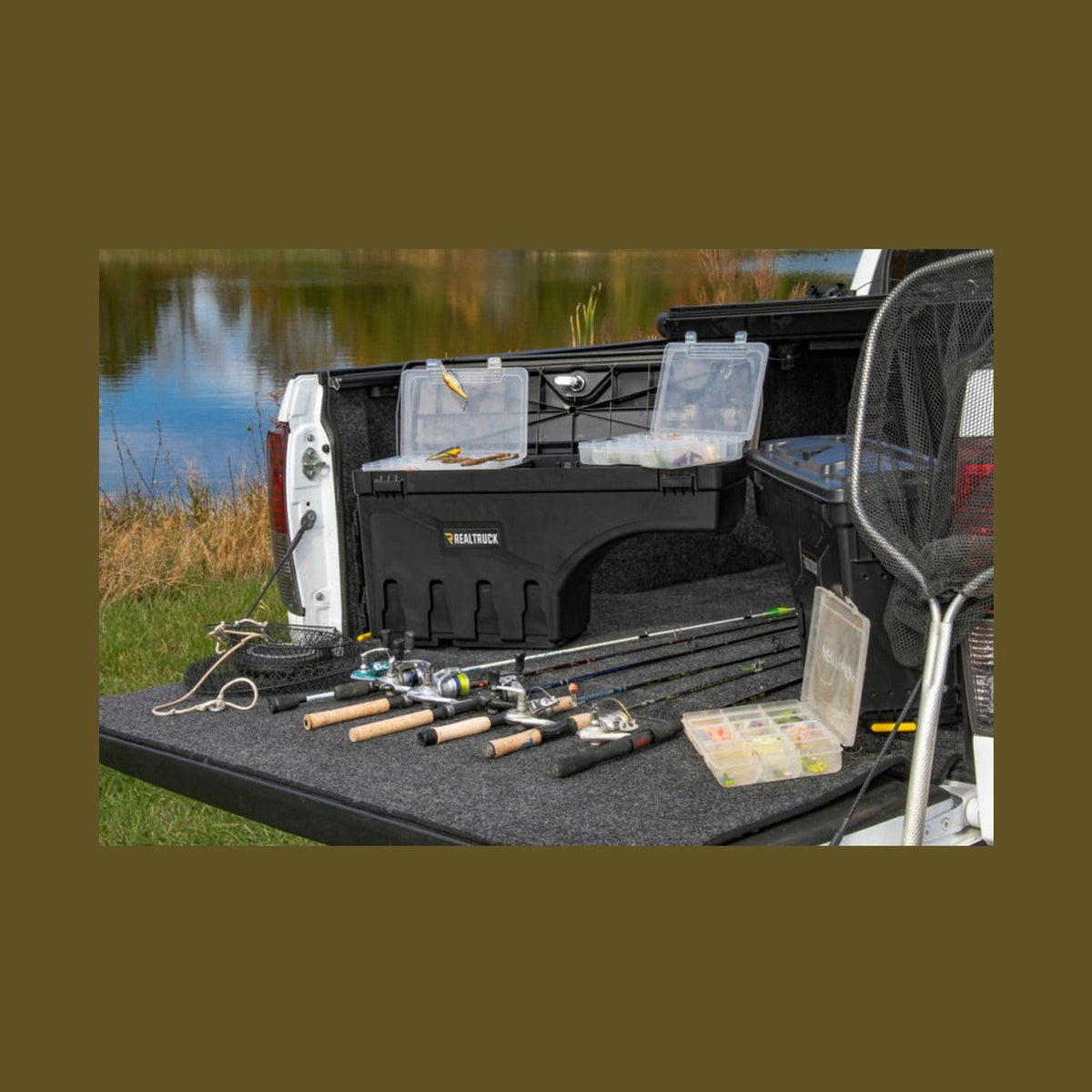 Undercover UnderCover 15-20 Ford F-150 Drivers Side SwingH1128-H1157 Case - Black Smooth, installed
