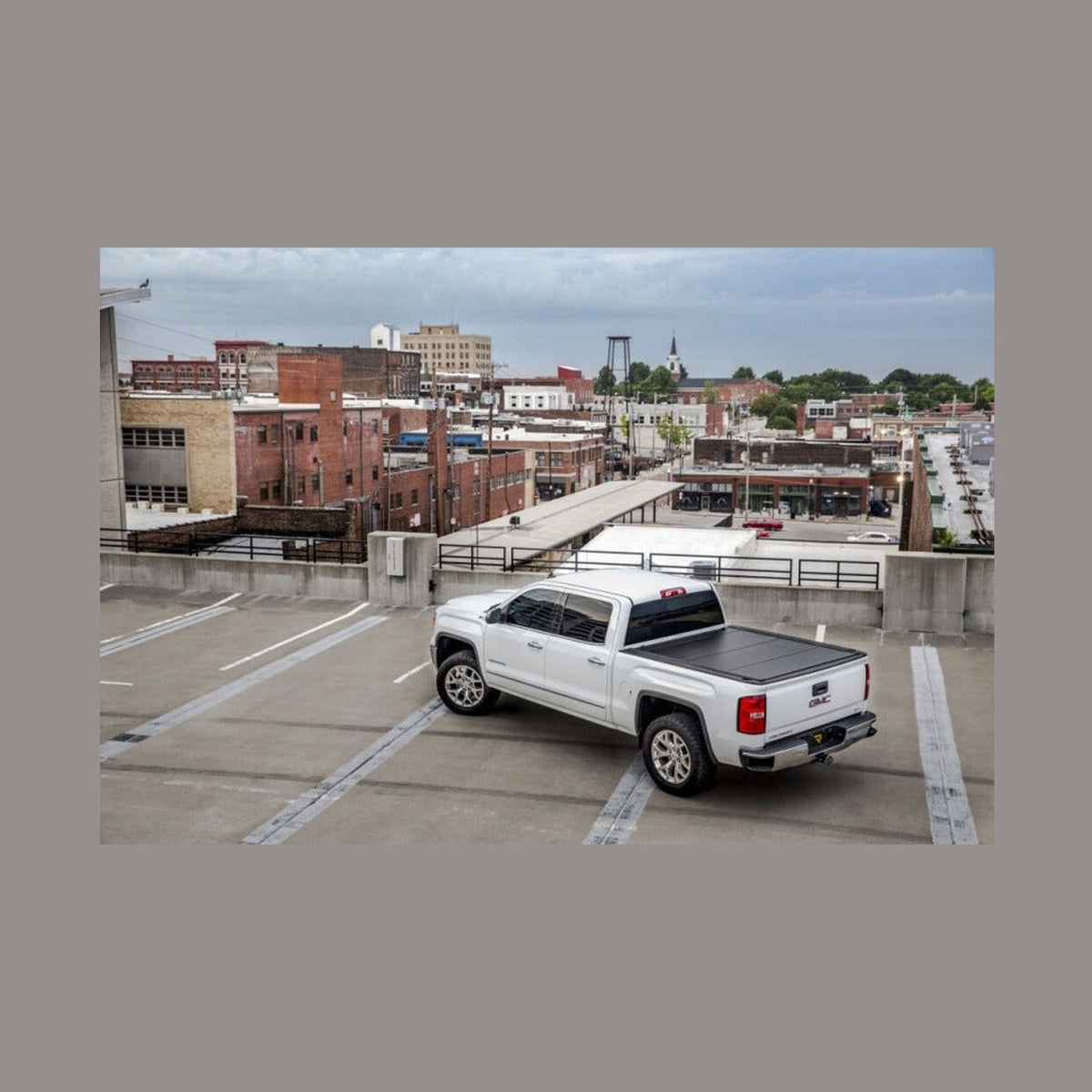 Undercover UnderCover 2021+ Ford F-150 Crew Cab 5.5ft Ultra Flex Bed Cover, installed