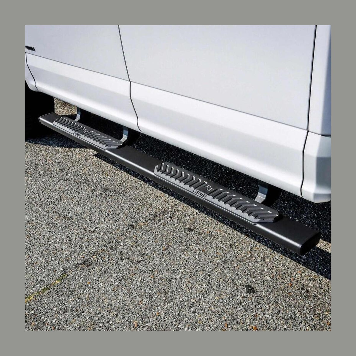 Westin Westin Ram 15-26 Ford F-150 / 17-26 Ford F-250 & F350 Crew Cab R5 XD Nerf Step Bars - Black, installed