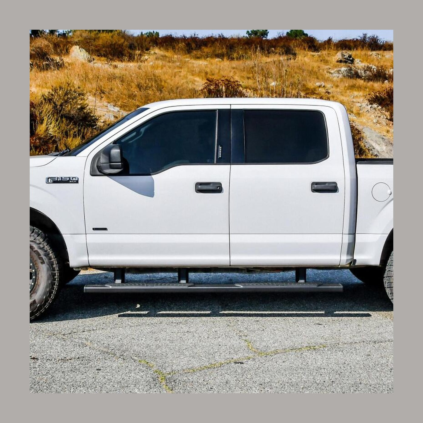 Westin Westin Ram 15-26 Ford F-150 / 17-26 Ford F-250 & F350 Crew Cab R5 XD Nerf Step Bars - Black, installed