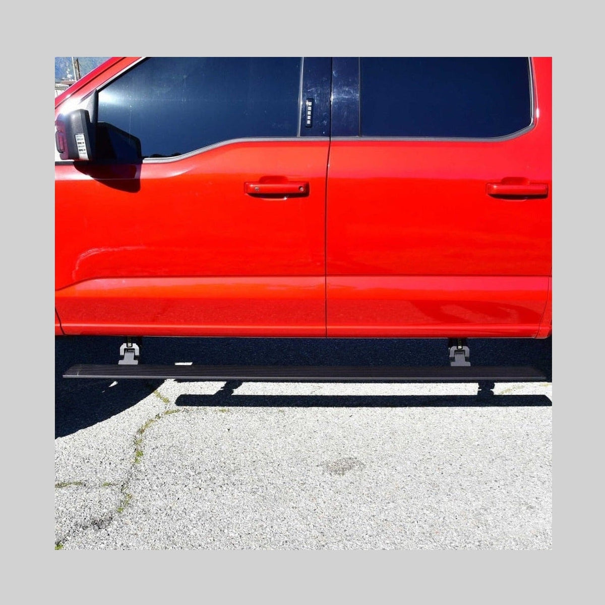 Westin Westin 15-25 Ford F-150 SuperCrew / 17-25 F-250/350 CrewCab Pro-e Running Boards - Tex. Blk, installed