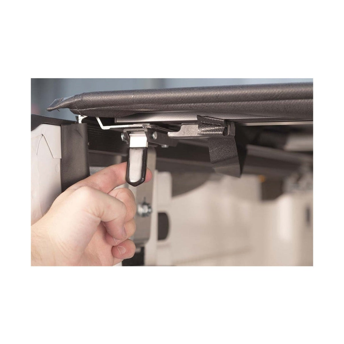 Access Access Vanish 15-19 Ford F-150 5ft 6in Bed Roll-Up Cover, installed