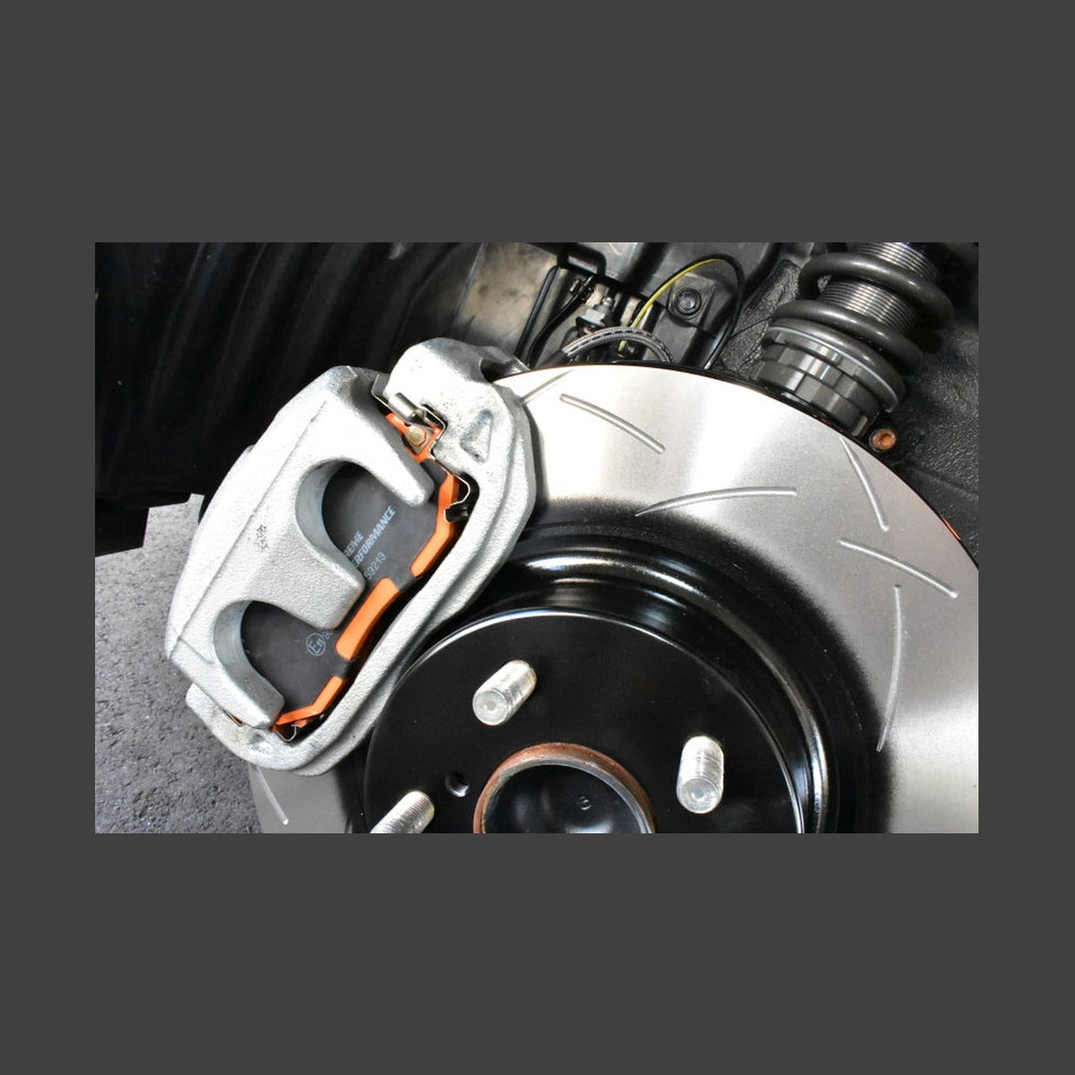 DBA DBA 13-15 Cadillac XTS XP650 Front Brake Pads, installed
