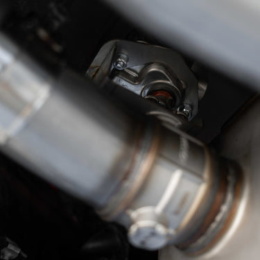 MBRP 18-20 Ford Mustang GT 5.0 w/ Quad Tip Active Exhaust Cat Back Split Rear T304 w/ Carb Fib Tips